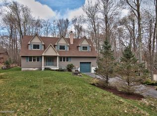 295 Selig Rd, Pocono Lake, PA 18347