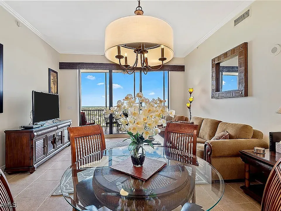 2 bed, 1393 sqft, $2,999 — Photo 3