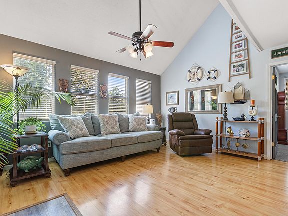 3rd image of 1208 Bear Den