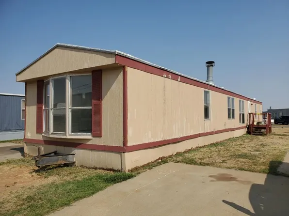 3301 N Quincy St #11, Plainview, TX 79072