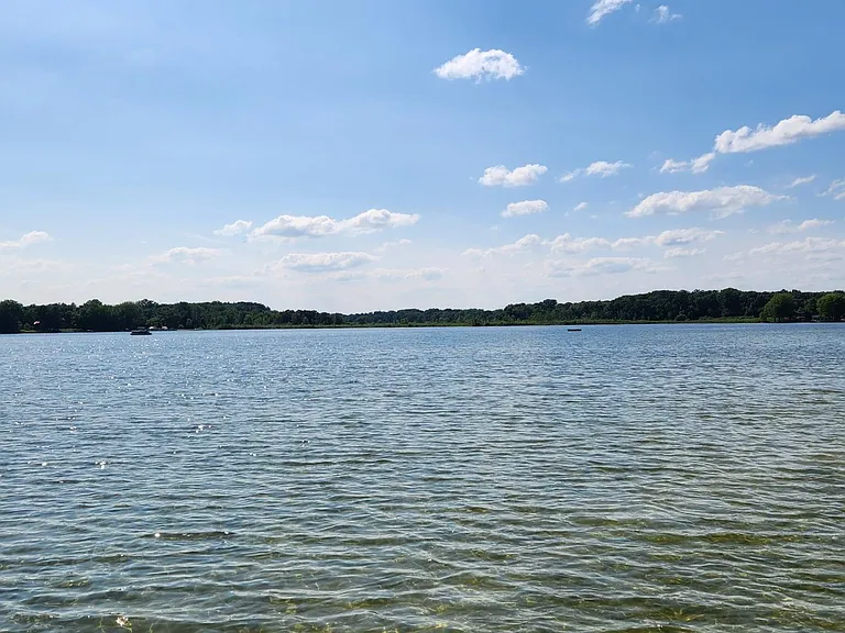 Water access to Bass Lake