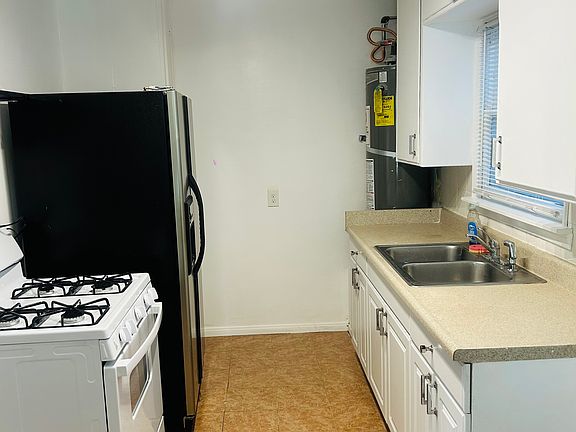 5th image of 2632 7th St #2632
