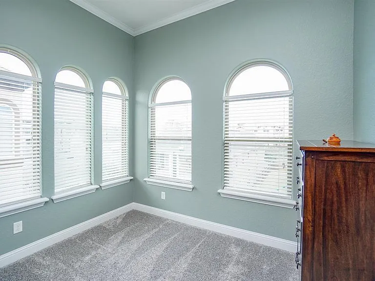 1025 W 21st St #D — Photo 24