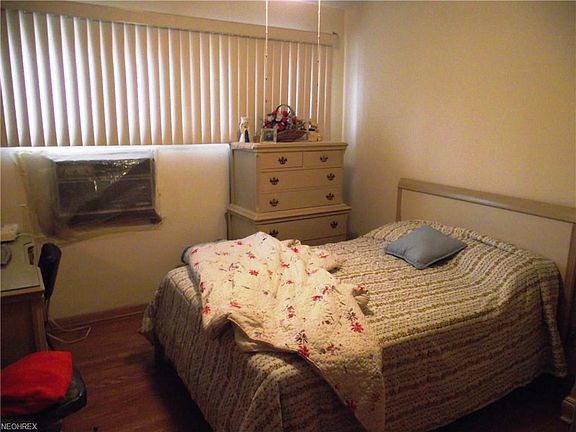 4th image of 30521 Ronald Dr