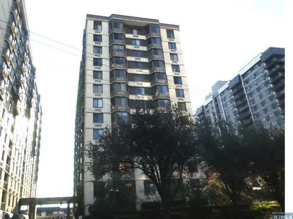 326 Prospect Ave APT 11H, Hackensack, NJ 07601