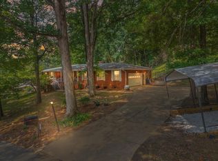 1059 Balmoral Dr, Signal Mountain, TN 37377