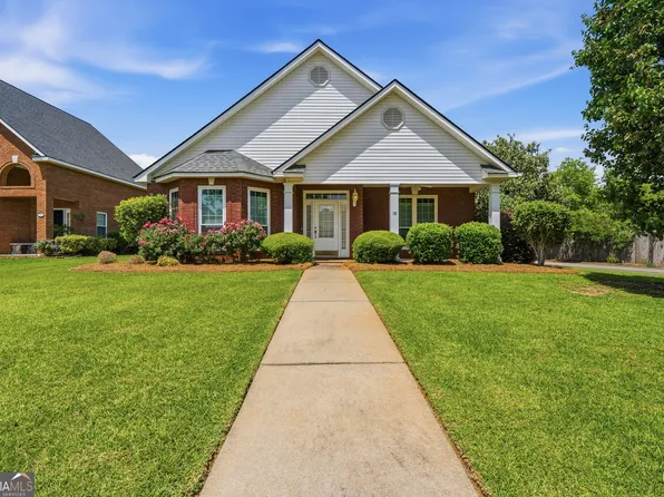 100 Jamestown Ct, Centerville, GA 31028