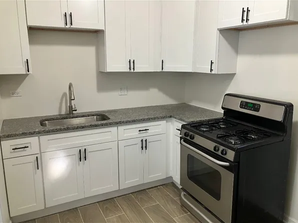 2666 E 78th St #2, Chicago, IL 60649