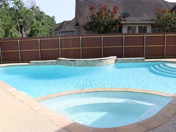 2nd image of 5710 Lexington Cir