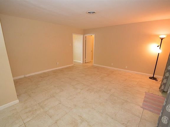 5th image of 5919 Fontenelle Dr