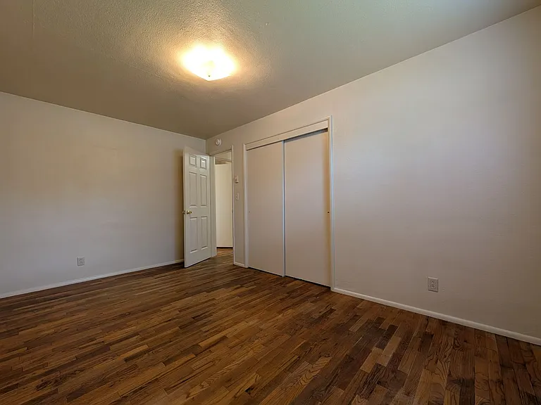 1180 E 32nd Ave — Photo 19