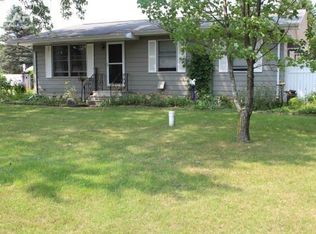 1082 James St, Vassar, MI 48768