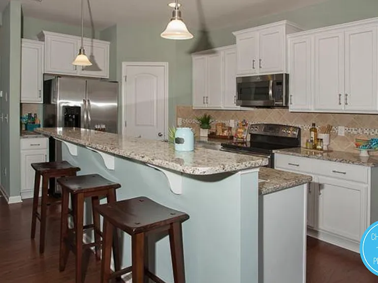 4490 Middletown Dr — Photo 4