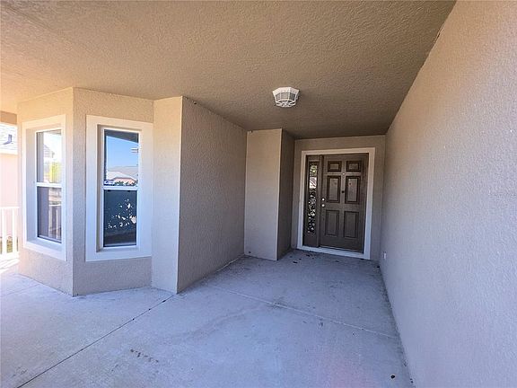5th image of 2076 Newtown Rd