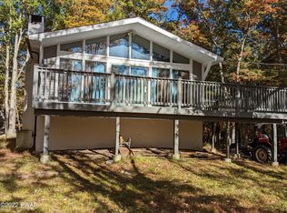 102 Williams Dr, Milford, PA 18337