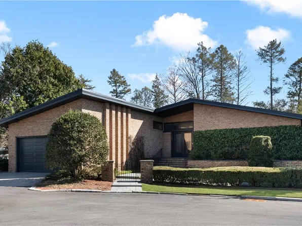 25 Linden Dr, Providence, RI 02906