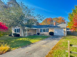 21 Silver Ln, Hyannis, MA 02601