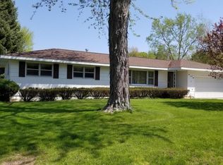828 E Lincoln St, Whitehall, MI 49461