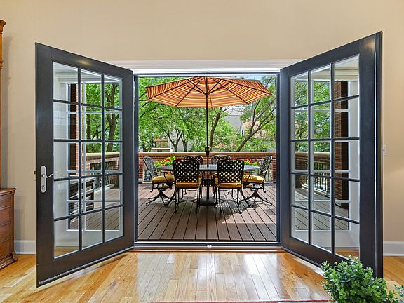 3rd image of 3338 N Damen Ave #3