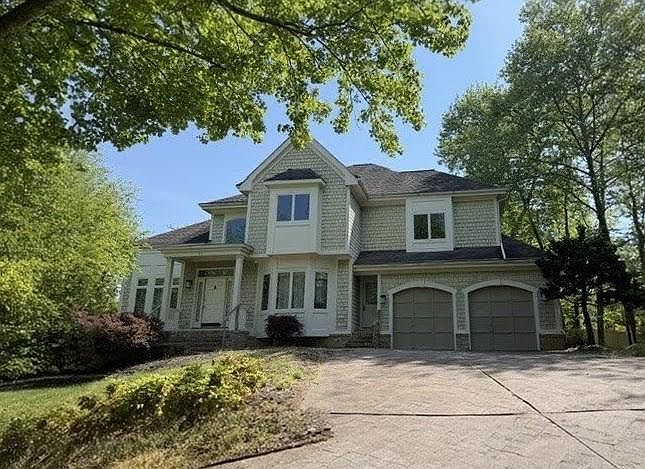 1st image of 371 Carriage Park Way