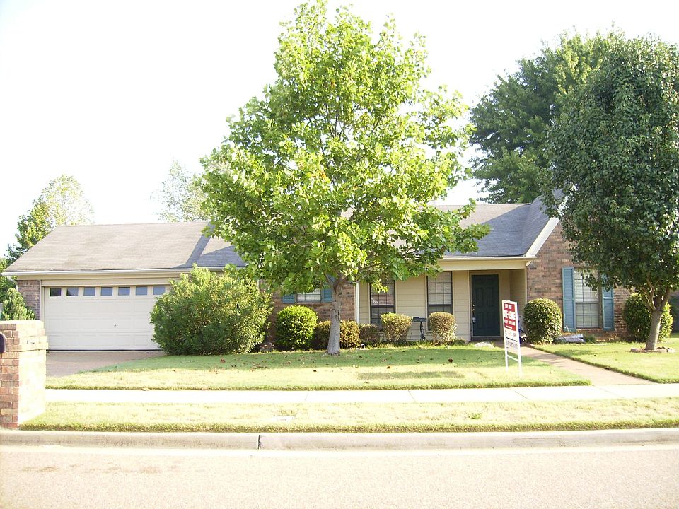 2nd image of 6920 Dovefield Ln