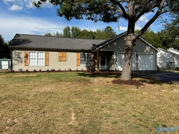 312 Buffalo Creek Dr, Toney, AL 35773