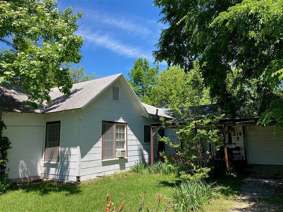 1st image of 418 Little St