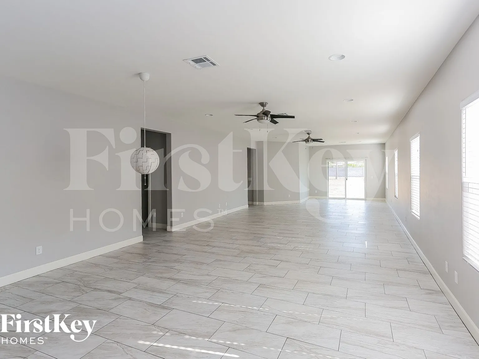 4 bed, 2.0 bath, 2100 sqft, $2,110 — Photo 2