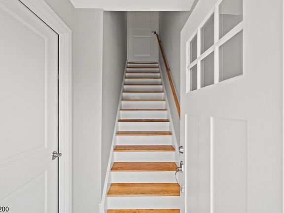 3rd image of 227 N 11th St Floor 2