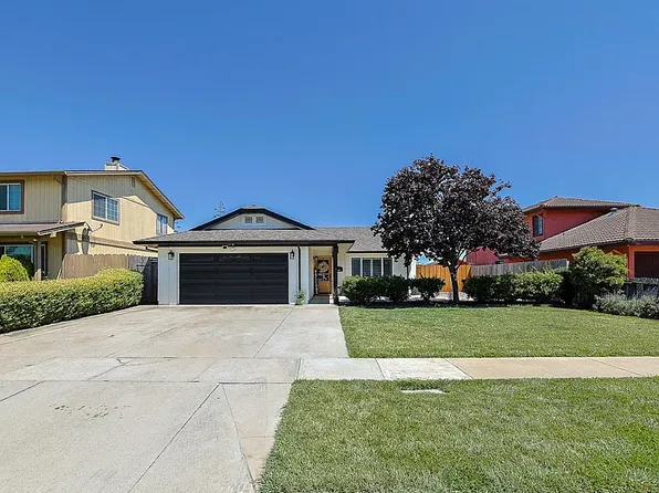 544 Saint George Dr, Salinas, CA 93905