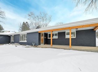 226 Warren Ct, Green Bay, WI 54301