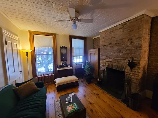 Rented by M.Woods & Associates | media 2