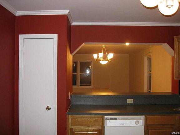 2nd image of 70 Elm Ave #U
