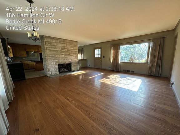 4th image of 186 W Hamilton Cir