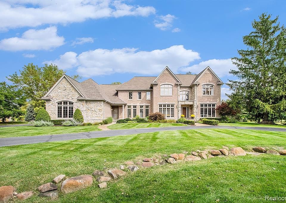 7907 Bridge Valley, Clarkston, MI 48348 Zillow