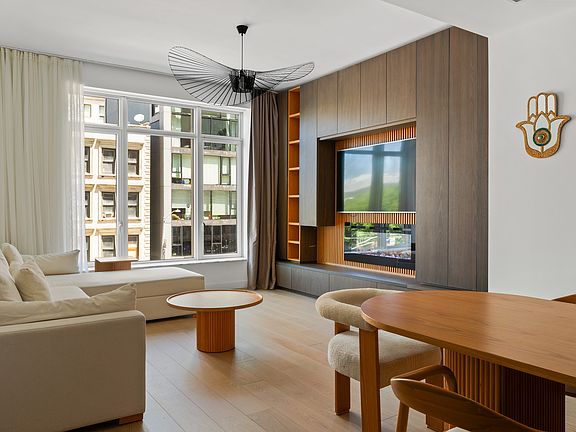 4th image of 555 W 22nd St #4BW