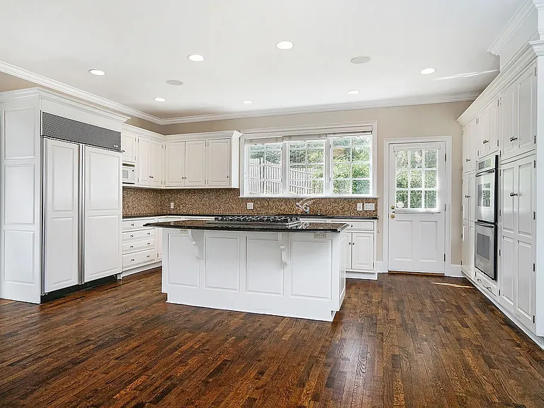66 Apawamis Ave — Photo 12