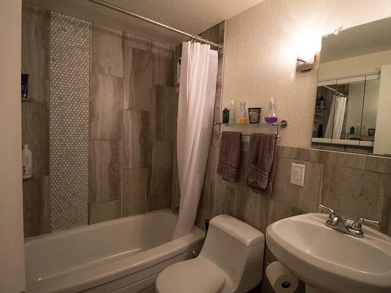 1336 N Logan St #301 — Photo 6