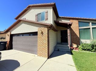9958 S Pinehurst Dr, Sandy, UT 84092