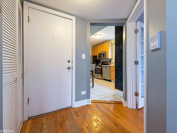 2nd image of 2917 W Leland Ave APT 3