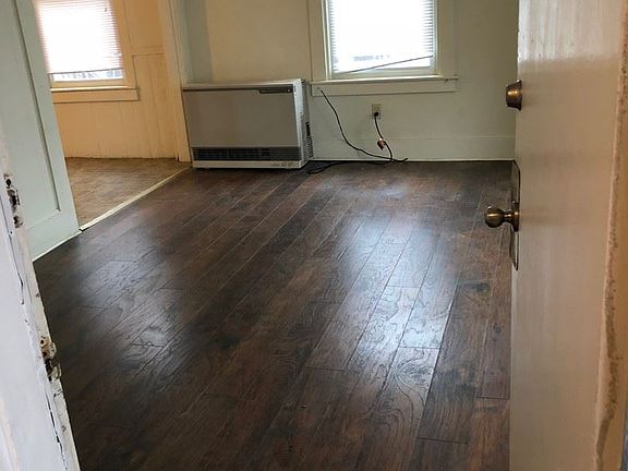 4th image of 133 Hilldale Ave #1