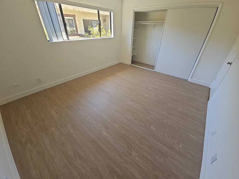 Coldwater Canyon Ave — Photo 44