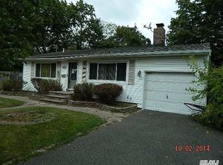 38 Yarnell St, Brentwood, NY 11717