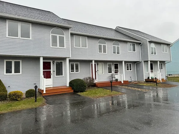 2743 Cranberry Hwy APT 2C, Wareham, MA 02571