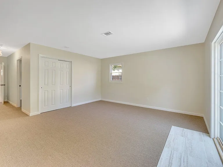 192 Maywood Ave — Photo 9