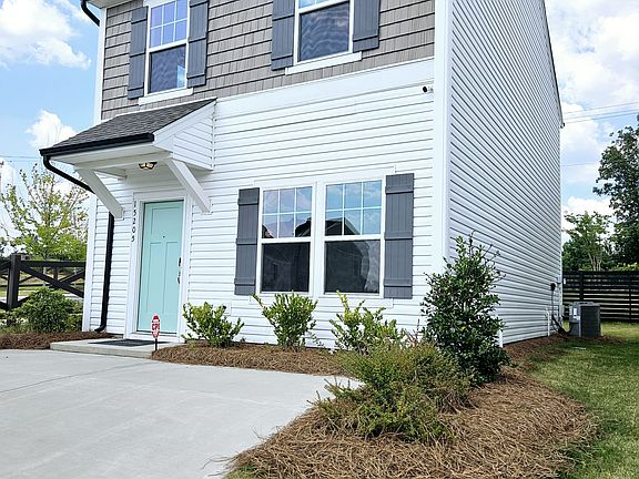 3rd image of 15205 Scoter St