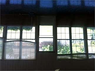 3rd image of 931 Skyline Dr