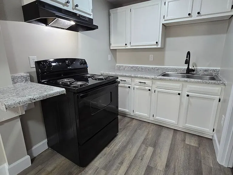 29 McCulloh St — Photo 6