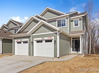 2219 NE Watertown Way, Grand Rapids, MI