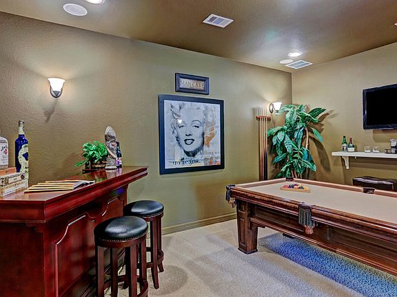 Spacious gameroom